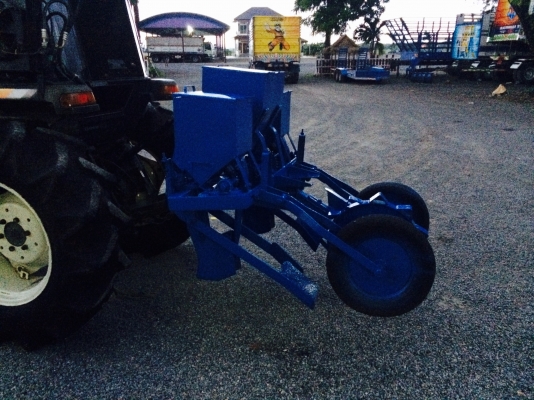 ขายเครื่องหยอดข้าวโพดของพยับการช่างสภาพพร้อมใช้