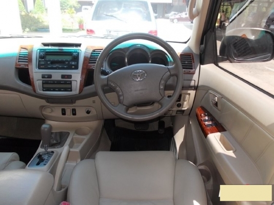 ขายรถสวยๆพร้อมใช้งาน 2007TOYOTA, FORTUNER 2.7V เบนซิน 4WD Top โฉม ปี05-08 สีเทาดำ เกียร์ออโต้ ทะเบียน ภูเก็ต