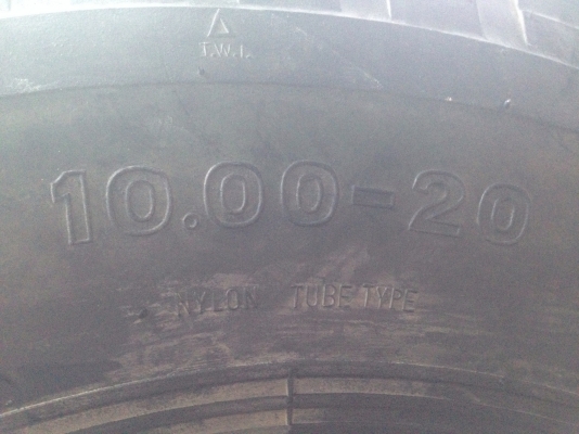 ขายยางบีสโตนยางใหม่ใช้ได้วันเดียวขายสองเส้น9000ยางพันขอบ20สภาพสวย