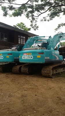 แมคโคร โกเบ รุ่น 8 จำนวน2คัน แมคโคร โกเบ รุ่น 8 จำนวน2คัน