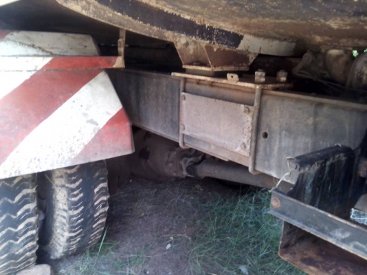 ขายรถ10ล้อบรรทุกน้ำมัน 15,000ลิตร 195แรงม้า ราคา680000 ขายรถ10ล้อบรรทุกน้ำมัน 15,000ลิตร 195แรงม้า ราคา680000