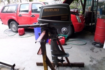 ขายเครื่องเรือ suzuki 5แรง นำเข้าญี่ปุ่น สตารทมือมีhandle ราคา 16,000