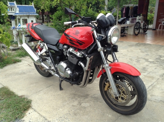 ธารนนทบุรี//ขาย honda cb1300 ปี99-00 สภาพนางฟ้า ระบบเครื่องสมบูรณ์ท๊อกมาตามมือ ระบบไฟสมบูรณ์ใช้ได้ทุกจุด อินวอยท์+สรรพสารมิตร