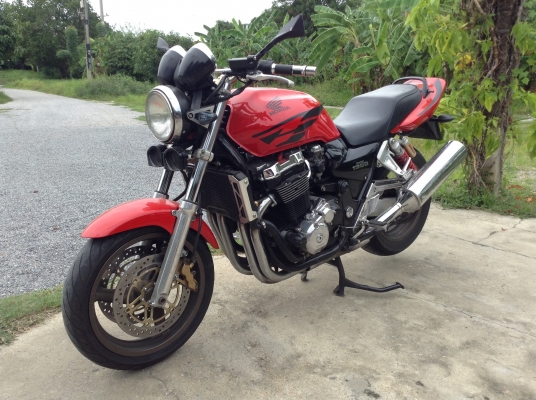 ธารนนทบุรี//ขาย honda cb1300 ปี99-00 สภาพนางฟ้า ระบบเครื่องสมบูรณ์ท๊อกมาตามมือ ระบบไฟสมบูรณ์ใช้ได้ทุกจุด อินวอยท์+สรรพสารมิตร