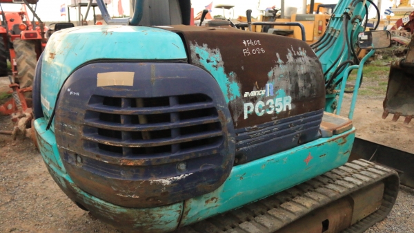 ผ่อนไฟแนนท์ได้ 420,000 บาท KOMATSU PC35-8  มีลายหัวกระแทก พร้อม เก่านอก เอวแน่น ปั็มแรง