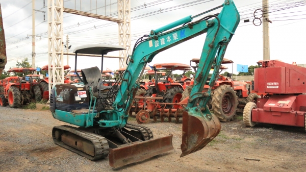 ผ่อนไฟแนนท์ได้ 420,000 บาท KOMATSU PC35-8  มีลายหัวกระแทก พร้อม เก่านอก เอวแน่น ปั็มแรง