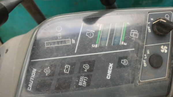 ผ่อนไฟแนนท์ได้ 420,000 บาท KOMATSU PC35-8  มีลายหัวกระแทก พร้อม เก่านอก เอวแน่น ปั็มแรง