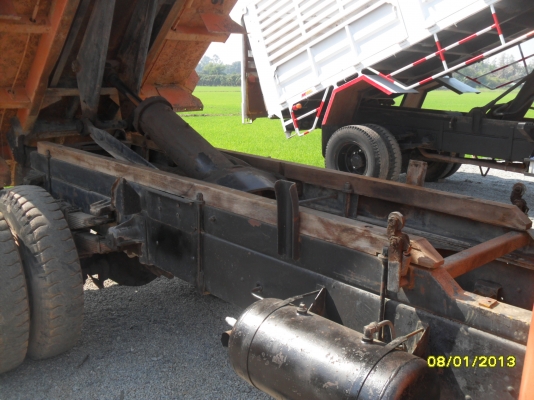 ขาย 6 ล้อดั้มยาง 9 ราคารถอีแต๋น1 คัน ครับ ขาย 6 ล้อดั้มยาง 9 ราคารถอีแต๋น1 คัน ครับ