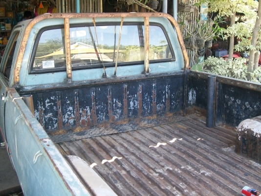 ขายรถกระบะ ISUZU KB 2200 ราคา 49500 บาท สภาพดีพร้อมใช้งาน ทะเบียนโอนได้ โทร 087-9910685 มังบริการ