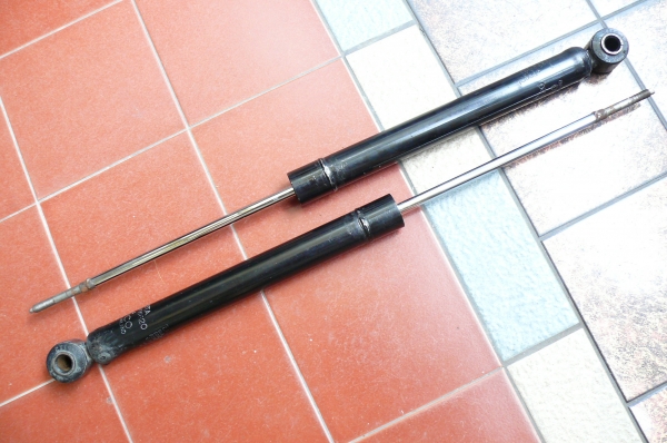 โช็คแก็สกึ่งน้ำมัน Soluna Vios turbo โฉมแรก