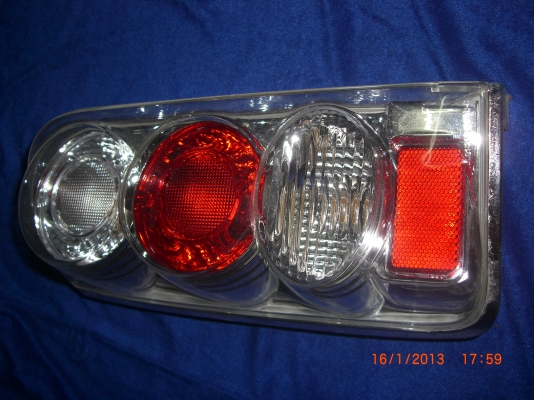 ไฟท้ายรถตู้ TOYOTA หัวจรวด ของใหม่ ขายถูกซื้อมาไม่ได้ใช้ ขายรถไปแล้ว