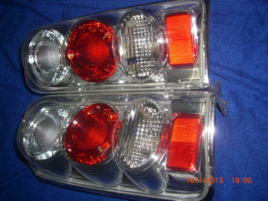 ไฟท้ายรถตู้ TOYOTA หัวจรวด ของใหม่ ขายถูกซื้อมาไม่ได้ใช้ ขายรถไปแล้ว