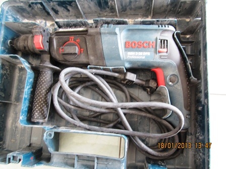 สว่าน Bosch GHB 2-26 DFR มีมาขาย2ตัวยกกล่องอุปกรณ์ครบ ใหม่ๆถูกๆครับ