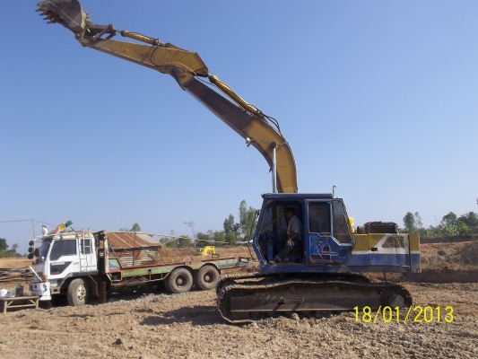 ขายด่วนเเบคโฮ  KOBLECO  MARK2   รุ่น  2เครื่อง  ISUZU  อยู่จ.ศรีสะเกษ