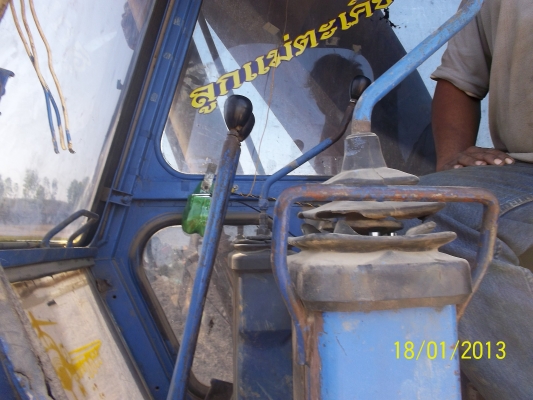 ขายด่วนเเบคโฮ  KOBLECO  MARK2   รุ่น  2เครื่อง  ISUZU  อยู่จ.ศรีสะเกษ