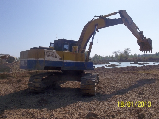 ขายด่วนเเบคโฮ  KOBLECO  MARK2   รุ่น  2เครื่อง  ISUZU  อยู่จ.ศรีสะเกษ