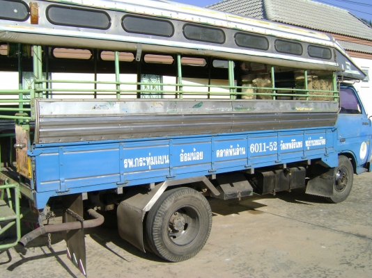 ขายรถบรรทุกหกล้อกลาง ใช้งานได้เลย พร้อมโอน