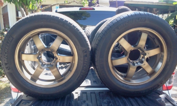 ขายล้อ18 8" 6รู ยาง 255/55 ปี 2010