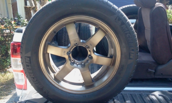 ขายล้อ18 8" 6รู ยาง 255/55 ปี 2010