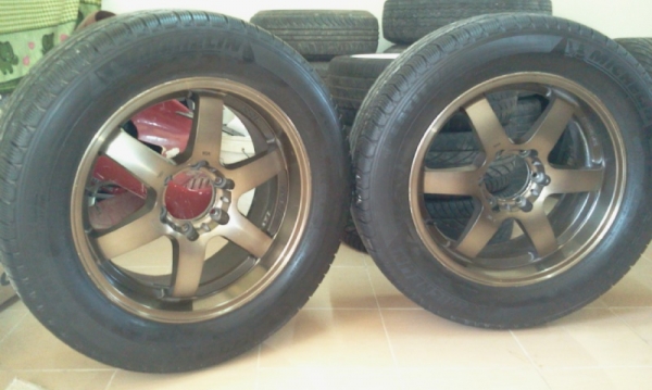 ขายล้อ18 8" 6รู ยาง 255/55 ปี 2010
