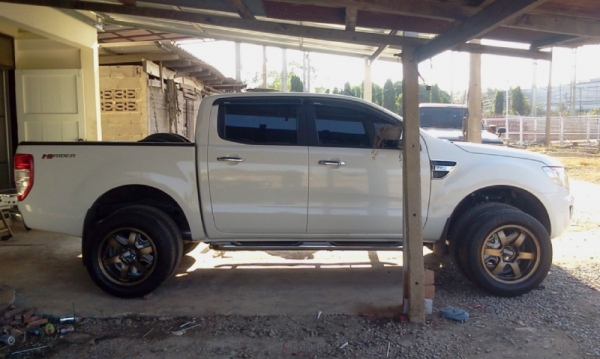 ขายล้อ18 8" 6รู ยาง 255/55 ปี 2010