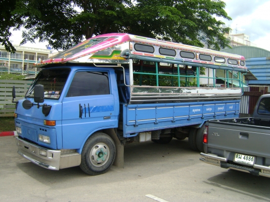 หกล้อกลาง