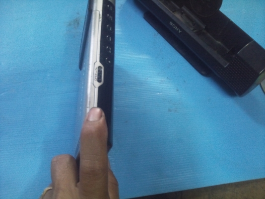 ขายเครื่องเล่นdvd sony ใช้พกพาหรือใช้ในรถก็ได้