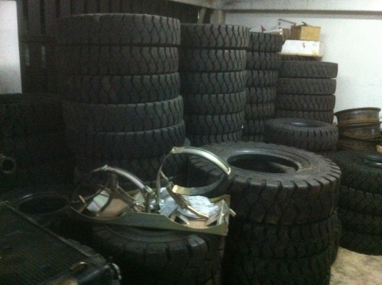 ขาย ยางตัน ยางลม ยางตันหล่อดอก สำหรับรถฟอล์คลิฟต์ พร้อมบริการถอดเปลี่ยนยางนอกสถานที่ ขาย ยางตัน ยางลม ยางตันหล่อดอก สำหรับรถฟอล์คลิฟต์ พร้อมบริการถอดเปลี่ยนยางนอกสถานที่