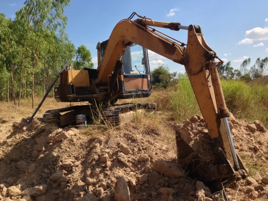 KOMATSU PC 60-5 เอกสารใบอินวอยซ์ครบ เครื่องเดิมฟิตใหม่เอี่ยม ปั๊มเดิมไม่มีเยิ้มทำงานเร็ว ภายในเก๋งสะอาดคอนโทรลยาวบังคับง่าย บูมอาร์มไม่มีปะ เอวแน่นดี ช่วงล่างโซ่บูทใบแทรกหนา 70\% พร้อมทำงานได้เลย ราคาต่อรองได้ครับ