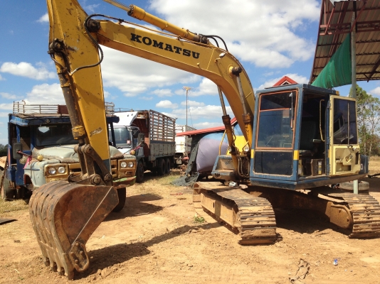 KOMATSU PC 100-3 เอกสารใบอินวอยซ์ครบ รถบอดี้สวยมากๆ ทั้งภายนอกและภายในอุปกรณ์ทุกชิ้นยังมีอยู่ครบ เครื่องแห้งดีไม่มีเยิ้ม ปั๊มเดิมๆ เอวแน่นดี ช่วงล่างโซ่บูทใบแทรกหนาดี พร้อมทำงานได้เลยนะครับ