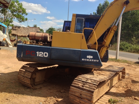 KOMATSU PC 100-3 เอกสารใบอินวอยซ์ครบ รถบอดี้สวยมากๆ ทั้งภายนอกและภายในอุปกรณ์ทุกชิ้นยังมีอยู่ครบ เครื่องแห้งดีไม่มีเยิ้ม ปั๊มเดิมๆ เอวแน่นดี ช่วงล่างโซ่บูทใบแทรกหนาดี พร้อมทำงานได้เลยนะครับ