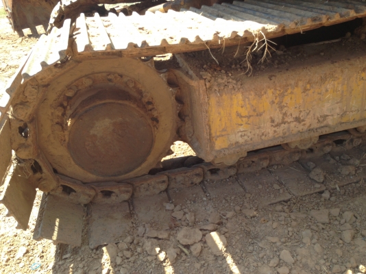 KOMATSU PC 100-3 เอกสารใบอินวอยซ์ครบ รถบอดี้สวยมากๆ ทั้งภายนอกและภายในอุปกรณ์ทุกชิ้นยังมีอยู่ครบ เครื่องแห้งดีไม่มีเยิ้ม ปั๊มเดิมๆ เอวแน่นดี ช่วงล่างโซ่บูทใบแทรกหนาดี พร้อมทำงานได้เลยนะครับ