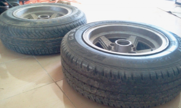 ขายล้อ 13 4รู 114 พร้อมยาง ครบ 4 วง มี ชุด