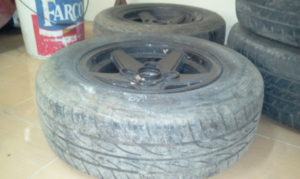 ขายล้อ 13 4รู 114 พร้อมยาง ครบ 4 วง มี ชุด