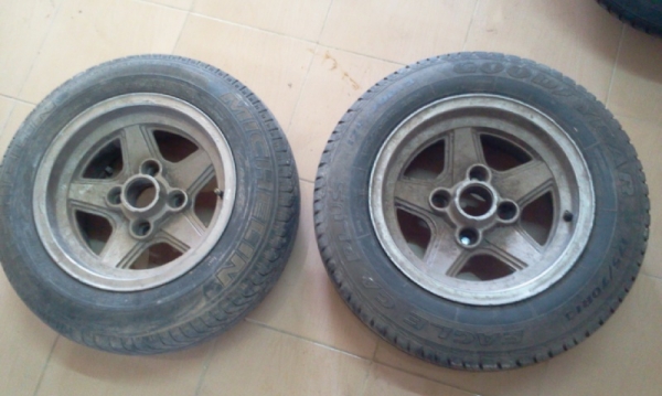 ขายล้อ 13 4รู 114 พร้อมยาง ครบ 4 วง มี ชุด