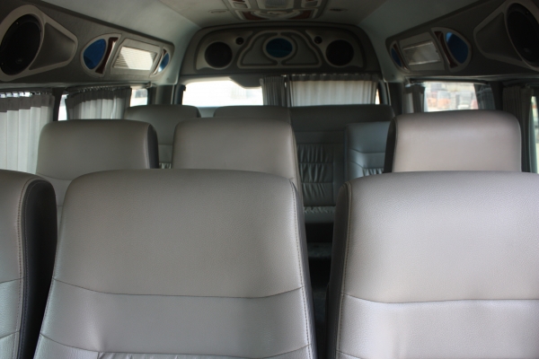 ขายรถตู้TOYOTA COMMUTER ปี07