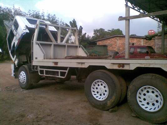 ขายสิบล้อสองเพลาท้ายลาด  มิตซูบิชิ  เครื่อง 220  เทอร์โบ  สภาพสวย