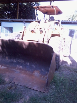 รถตักล้อยาง950 เอวอ่อนดิสเบรรคสี่ล้อ เกีร์ยดีเครื่องดี รุ่นพวกมารัยสั้น850000เอกสารสัญญาการซื้อขายจบข่าว