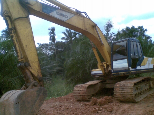 ขาย  KOBELCO 200  มาร์คทรี  ยูตานิ  เดิมเช็คนอกสภาพรถพร้อมใช้งาน