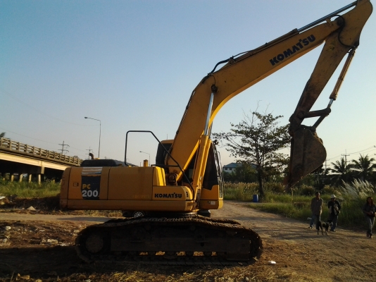 ขายด่วนๆๆ KOMATSU PC 200-7 ไมล์ชม.6,000 สภาพสวยค่ะ