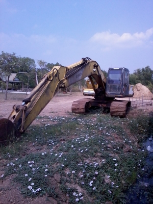 โกเบโก้ 200มาค3 เอกสารสัญญาซื้อขายอุปกาณ์ไปฟ้าอยุ่ครบต้องเช็คระบบไปเป็นบางตัวรถจอดต้องปรับปรุงบ้างเป็นบางส่วนเครื่องเดิมปั้มเดิม950000