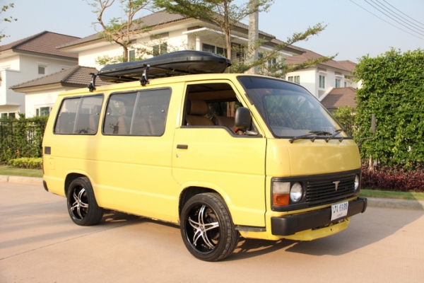 ขายล้อขอบ18 กว้าง 7.5 5รู120 ใส่บีเอ็ม เชฟรุ่นเก่า ของใหม่ ชุดละ9000฿