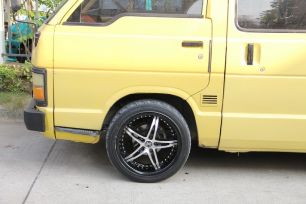 ขายล้อขอบ18 กว้าง 7.5 5รู120 ใส่บีเอ็ม เชฟรุ่นเก่า ของใหม่ ชุดละ9000฿