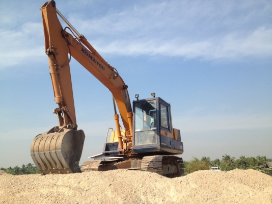 ขายด่วน  KOMATSU  PC 120-3   เก่าไทย  พร้อมใช้  เครื่องปั้มดี  ใบแทรค 60  ไฟฟ้าครบ  สภาพสวยพร้อมใช้งาน