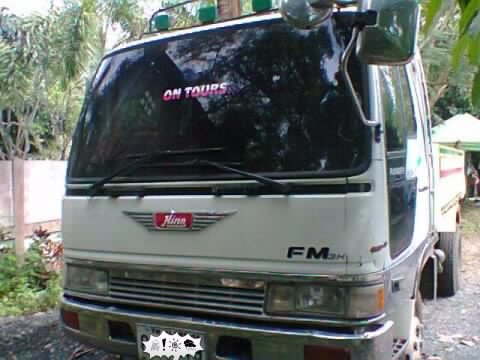 HINO FD 195 HP HO7D หกล้อดั๊มพ์ กระบะดั๊มพ์เหล็ก 6 ตันยาว 3.60 เมตร สีสันสวยดีทั้งคัน ยางใหม่ 6 เส้น เครื่องแห้งดีไม่มีเยิ้ม หัวเก๋งไฮเทคภายในสวยครบ แอร์เย็น พวงมาลัยเพาเวอร์ เบรคทริ๊ปฟี้ ช่วงล่างคัชซีสวยไม่มีบวม ยาง 8.25 ขอบ 16 ทะเบียนภาษีครบไม่ขาดพร้อมโ