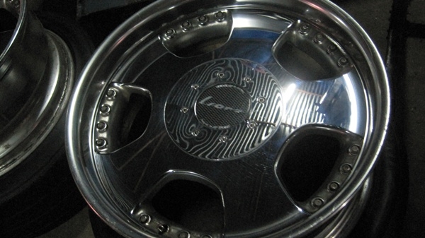 แม็ก WORK ขอบ18 แท้ 6รู สำหรับรถตูHiace แม็ก WORK ขอบ18 แท้ 6รู สำหรับรถตูHiace