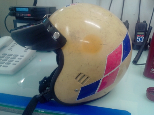 ขาย หมวกครูฝึก HONDA 100\% ราคา 550 แถมพวงกุณแจหนึ่งพวง รวมส่งแบบลงทะเบียน ems เพิ่ม 50 บาท กันลม อันละ 100