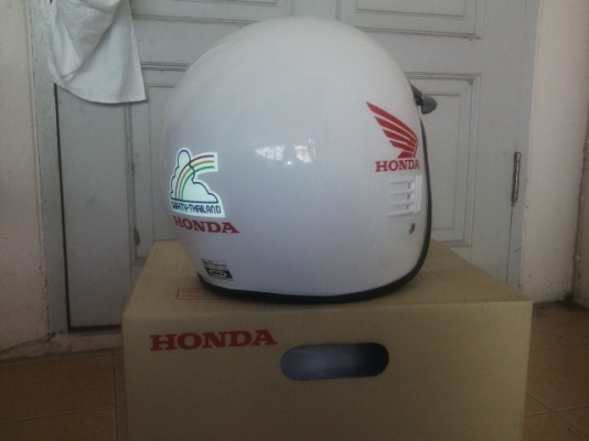 ขาย หมวกครูฝึก HONDA 100\% ราคา 550 แถมพวงกุณแจหนึ่งพวง รวมส่งแบบลงทะเบียน ems เพิ่ม 50 บาท กันลม อันละ 100