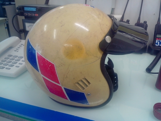 ขาย หมวกครูฝึก HONDA 100\% ราคา 550 แถมพวงกุณแจหนึ่งพวง รวมส่งแบบลงทะเบียน ems เพิ่ม 50 บาท กันลม อันละ 100