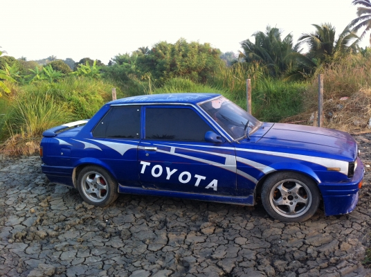 ขายด่วนมาสด้าแวน4ประตู